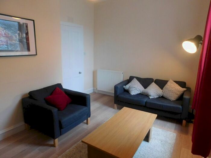 2 Bedroom Flat To Rent In Jackson Terrace, City Centre, Aberdeen, AB24