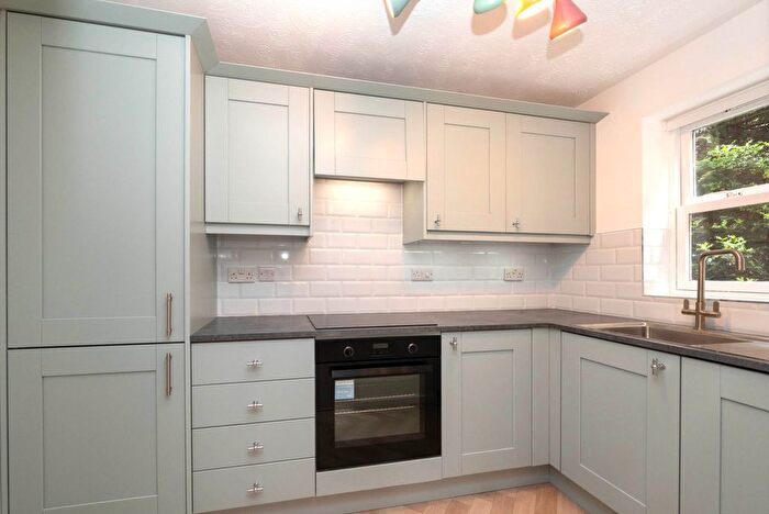 2 Bedroom Flat For Sale In Gordon Road, Canterbury, CT1