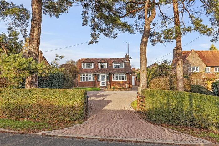 5 Bedroom Detached House For Sale In Sheepcote Dell Road, Holmer Green, HP15