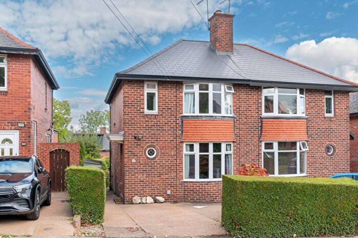 3 Bedroom Semi Detached House For Sale In Hollythorpe Road, Norton Lees, S8