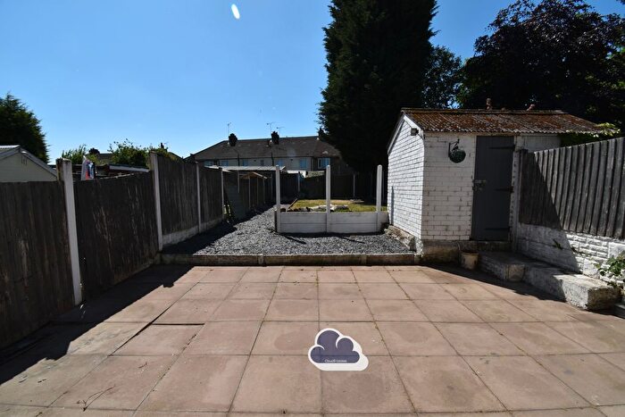 3 Bedroom End Of Terrace House For Sale In Links Road, Radford, Coventry, CV6