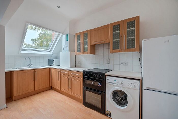 2 Bedroom Flat To Rent In Callcott Road, London, NW6