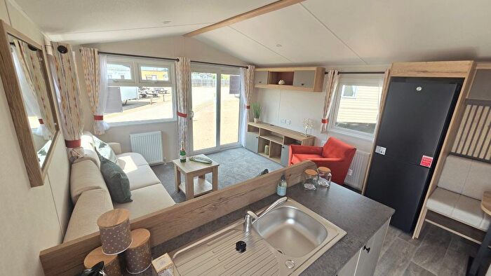 2 Bedroom Park Home For Sale In Faversham Road, Seasalter, Whitstable, CT5