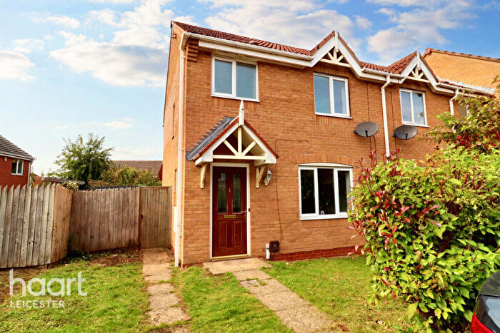 3 Bedroom End Of Terrace House For Sale In Bestwood Close, Leicester, LE3