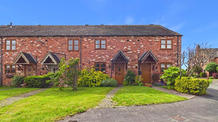 2 Bedroom Cottage To Rent In Leyfields Farm Mews, Anslow, Burton-On-Trent, Staffordshire, DE13