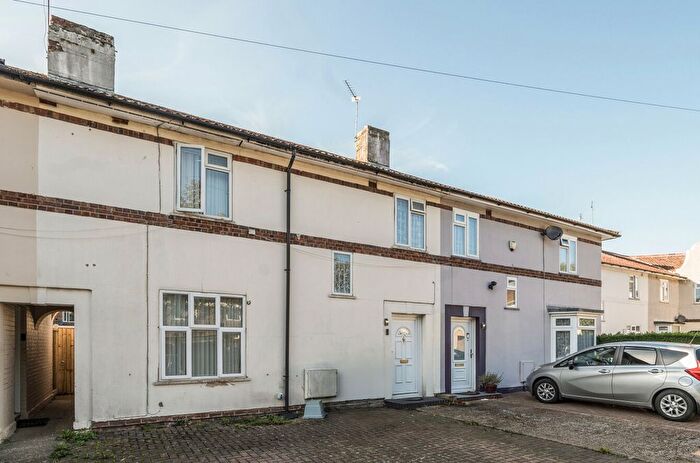 3 Bedroom Terraced House For Sale In Walnut Avenue, Southampton, Hampshire, SO18