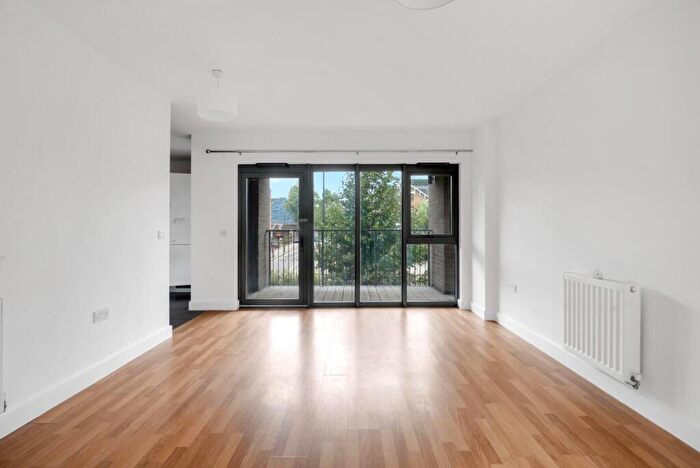 1 Bedroom Flat For Sale In Green Lanes Walk, London, N4