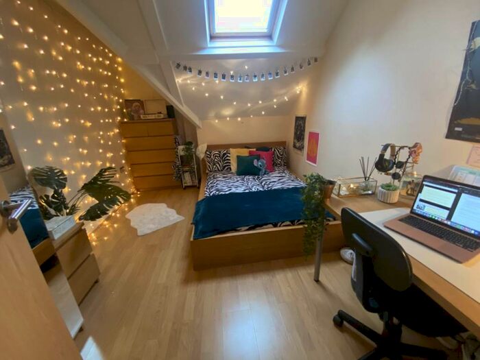 7 Bedroom House To Rent In Richmond Road, Roath, Cardiff, CF24