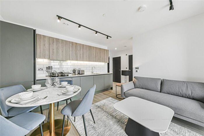 1 Bedroom Flat To Rent In North Kensington Gate, Scrubs Lane, NW10