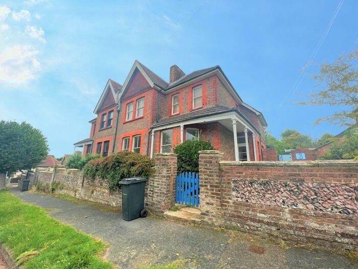 2 Bedroom Flat To Rent In St. Davids Avenue, Bexhill-On-Sea, TN40