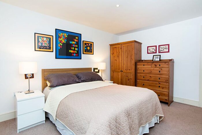 2 Bedroom Flat To Rent In Bermondsey Street, London, SE1