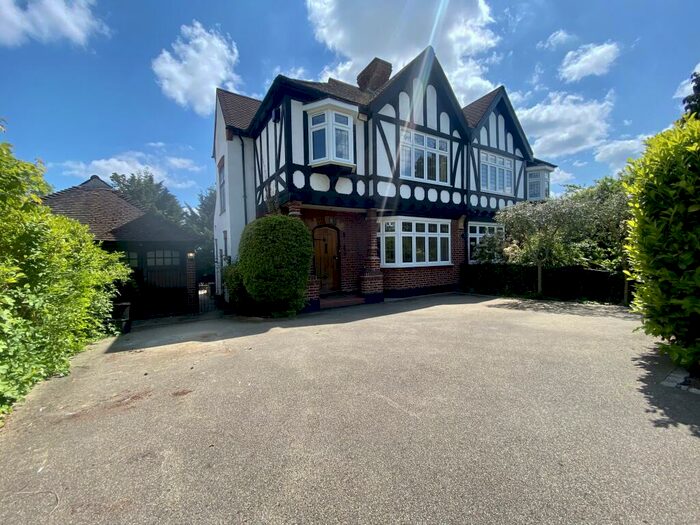 3 Bedroom Semi-Detached House To Rent In Malvern Drive, Woodford Green, IG8