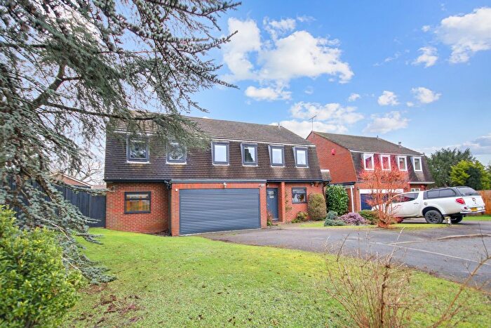 6 Bedroom Detached House For Sale In Hill House Close, Turners Hill, RH10