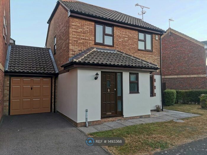 3 Bedroom Detached House To Rent In Valley Walk, Felixstowe, IP11
