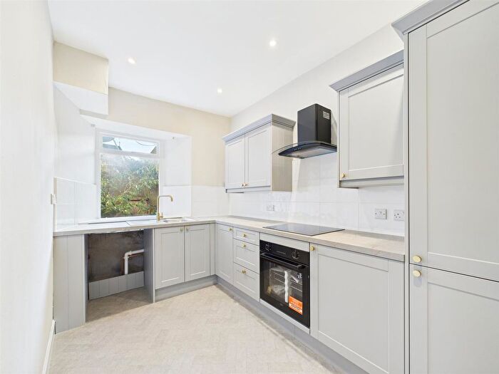 2 Bedroom Flat For Sale In Low Street, Perth, PH1