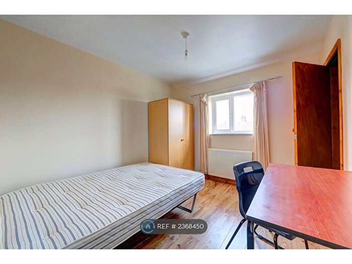 6 Bedroom Terraced House To Rent In Addison Gardens, Kingston Upon Thames, KT5