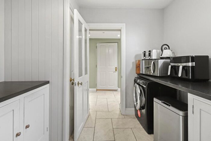 4 Bedroom Detached House For Sale In Thrapston Road, Finedon, Wellingborough, NN9