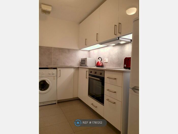 1 Bedroom Flat To Rent In Rodney Place, Edinburgh, EH7