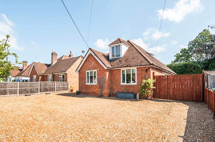 4 Bedroom Bungalow For Sale In Windsor Road, Lindford, Hampshire, GU35