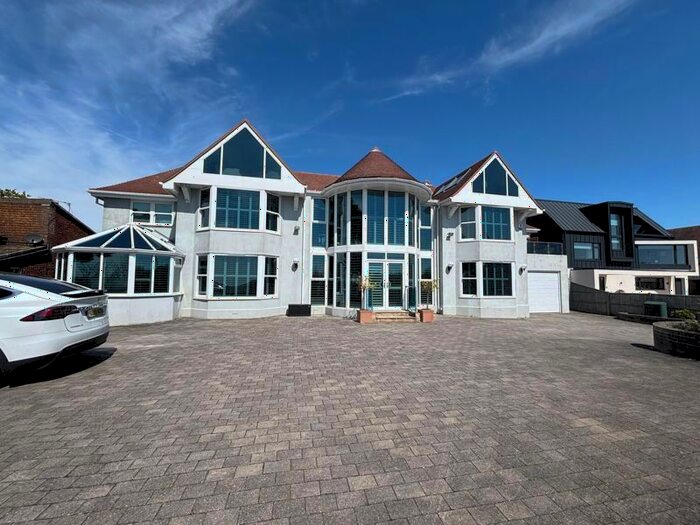 6 Bedroom Detached House For Sale In Cliff Road, Hill Head, Fareham, PO14