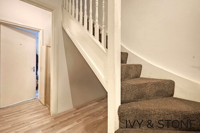 3 Bedroom Terraced House For Sale In Sperling Road, London, Greater London, N17