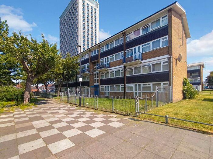 3 Bedroom Flat For Sale In Bounces Road, Edmonton, N9