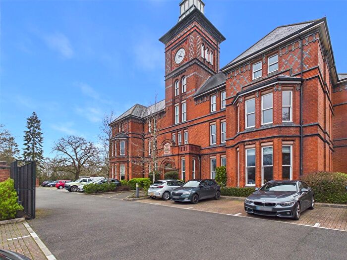 2 Bedroom Flat For Sale In Huckley Field, Abbeymead, Gloucester, Gloucestershire, GL4
