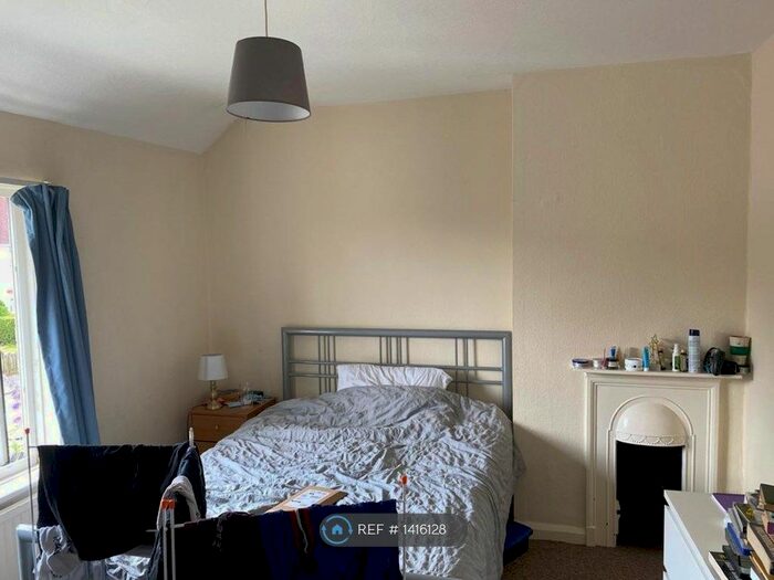 4 Bedroom Semi-Detached House To Rent In Stretten Avenue, Cambridge, CB4