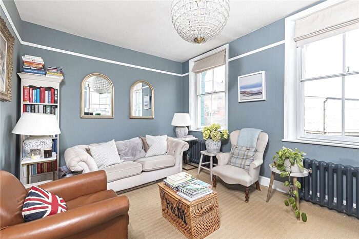 2 Bedroom Flat For Sale In Battersea Park Road, Nine Elms, London, SW8