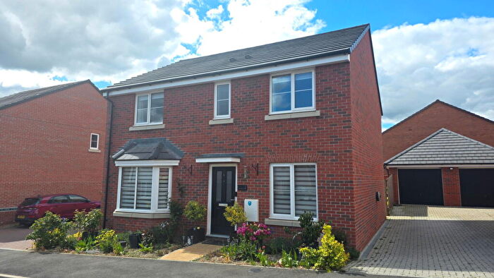4 Bedroom Detached House For Sale In Nightjar Street, Shaw, Newbury, RG14
