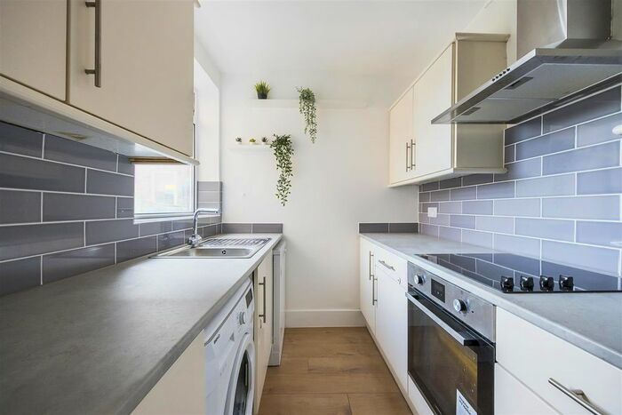 1 Bedroom Flat To Rent In Grove Hill, London, E18