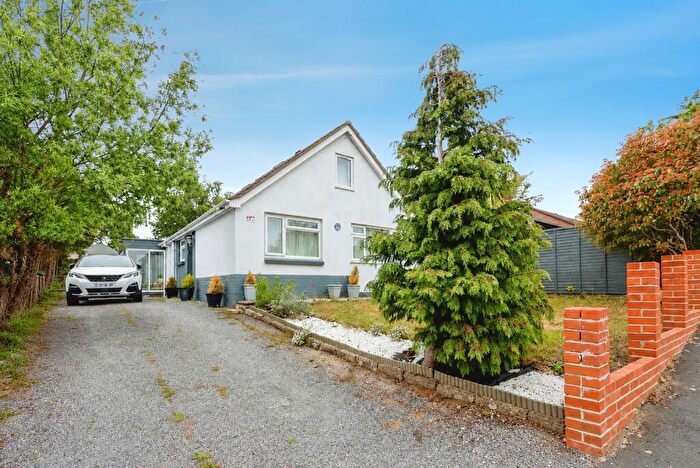 4 Bedroom Bungalow For Sale In Monkton Crescent, Poole, Dorset, BH12