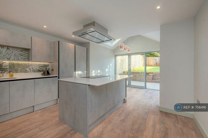 4 Bedroom Semi-Detached House To Rent In Queen Street, High Wycombe, HP13