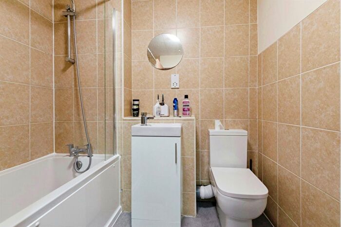 1 Bedroom Flat For Sale In Gresley Lodge, Old North Road, Royston, SG8