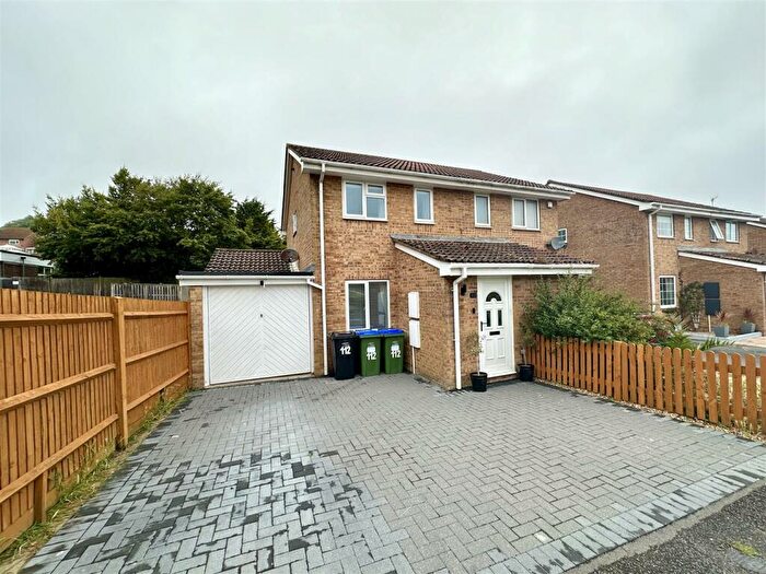 2 Bedroom Semi-Detached House To Rent In Valley Road, Newhaven, BN9