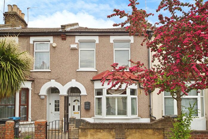 2 Bedroom Terraced House For Sale In Kings Road, London, N18