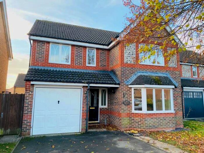 4 Bedroom Detached House To Rent In Dunstan Park, Thatcham, RG18