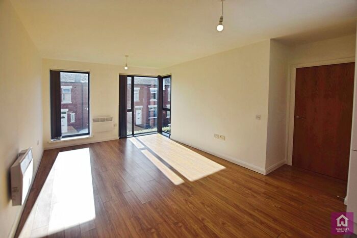 2 Bedroom Flat To Rent In Medlock Place, Droylsden, Manchester, M43
