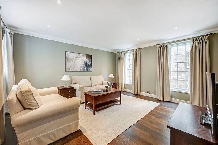 3 Bedroom Flat To Rent In Catherine Wheel Yard, St. James's, Mayfair, London, SW1A