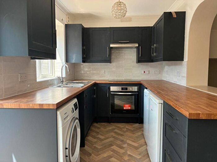 2 Bedroom End Of Terrace House To Rent In Burwell Close, Witney, OX28