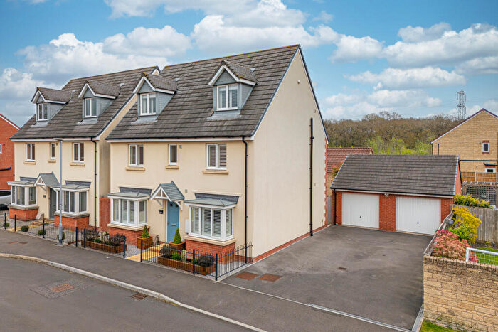 5 Bedroom Detached House For Sale In Castlemead, Trowbridge, BA14