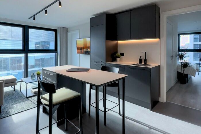 2 Bedroom Apartment To Rent In Union East Tower, Water Street, Manchester, Greater Manchester, M3