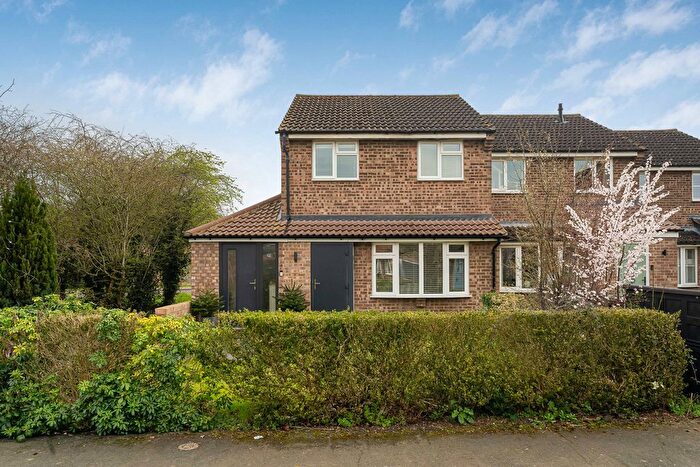 3 Bedroom End Of Terrace House For Sale In Shannon Road, Bicester, OX26