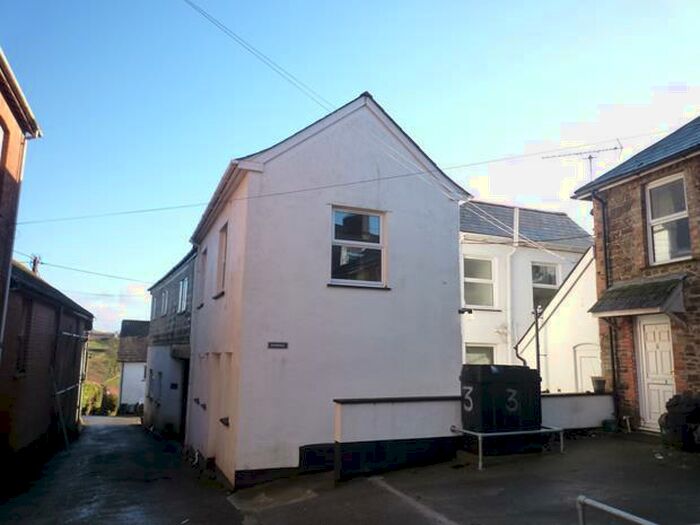 2 Bedroom Flat To Rent In Church Lane, Holsworthy, EX22