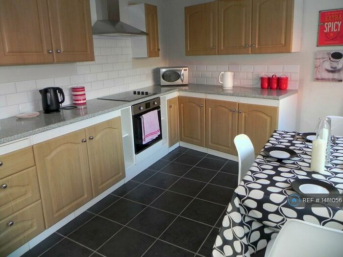 2 Bedroom Flat To Rent In Louis Street, Hull, HU3