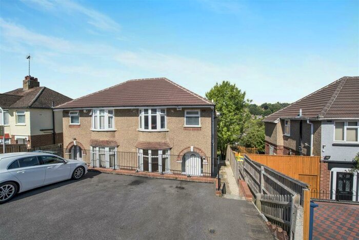 3 Bedroom Semi-Detached House For Sale In Colborne Road, High Wycombe, HP13