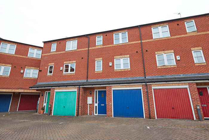 3 Bedroom House To Rent In Clovelly Court, Longford Street, Derby, DE22