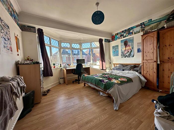 7 Bedroom Detached House To Rent In Westridge Road, Southampton, SO17