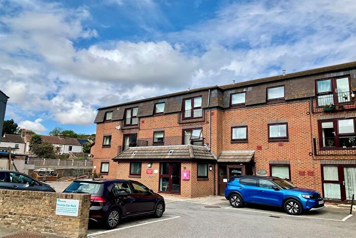 2 Bedroom Flat For Sale In Kingsford Court, Coombe Valley Road, Dover, CT17
