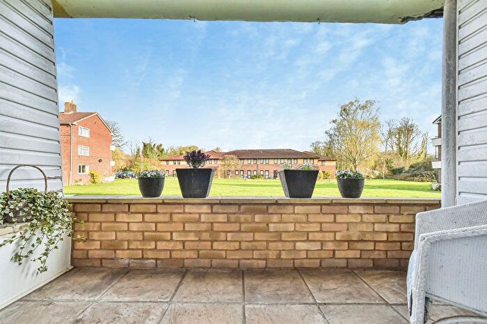 3 Bedroom Flat For Sale In Churchill Court, Wilton, Salisbury, SP2
